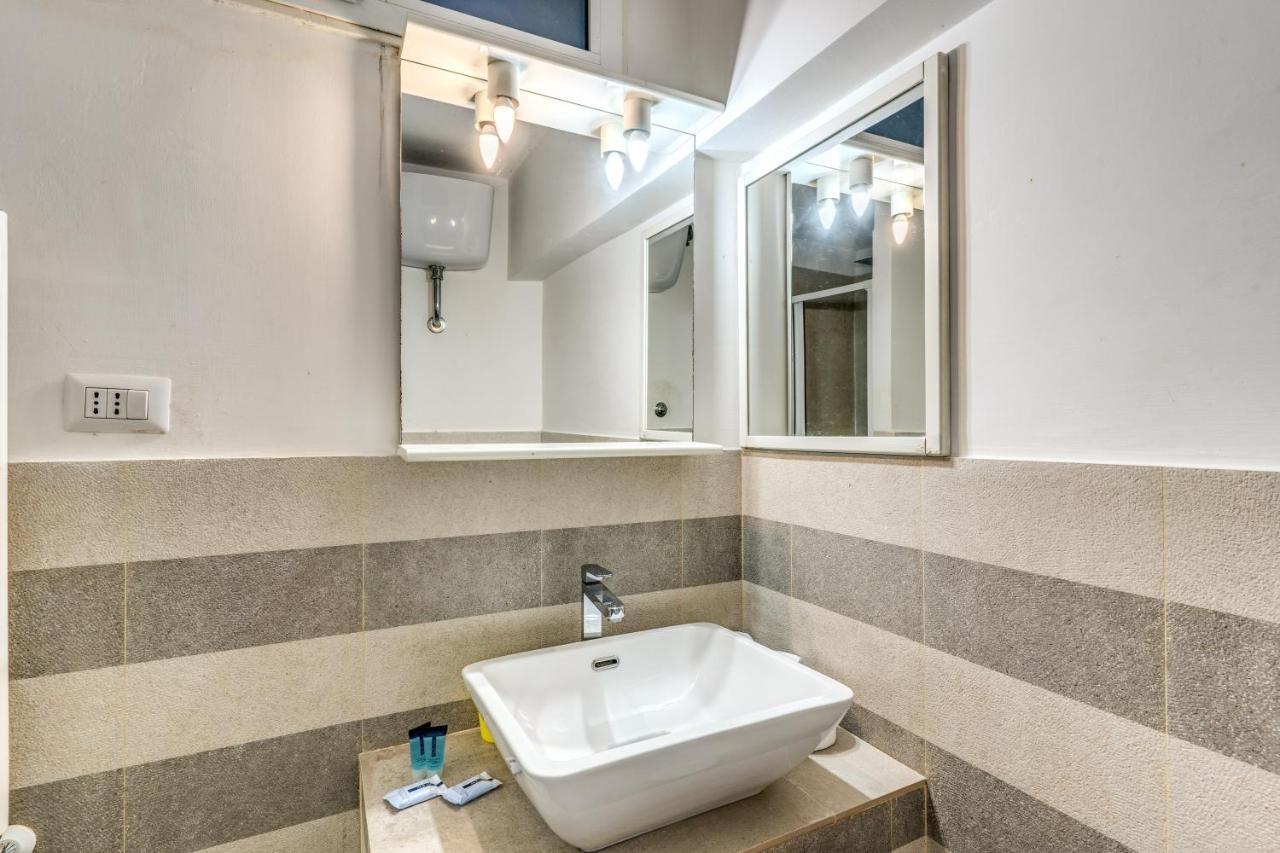 Lovely Spacious Apartment Near The Colosseum ローマ エクステリア 写真