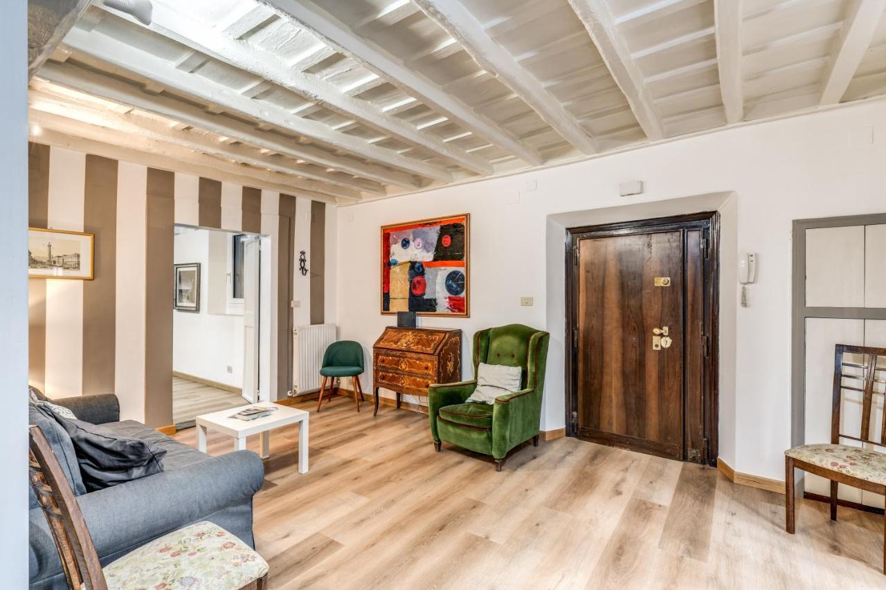 Lovely Spacious Apartment Near The Colosseum ローマ エクステリア 写真