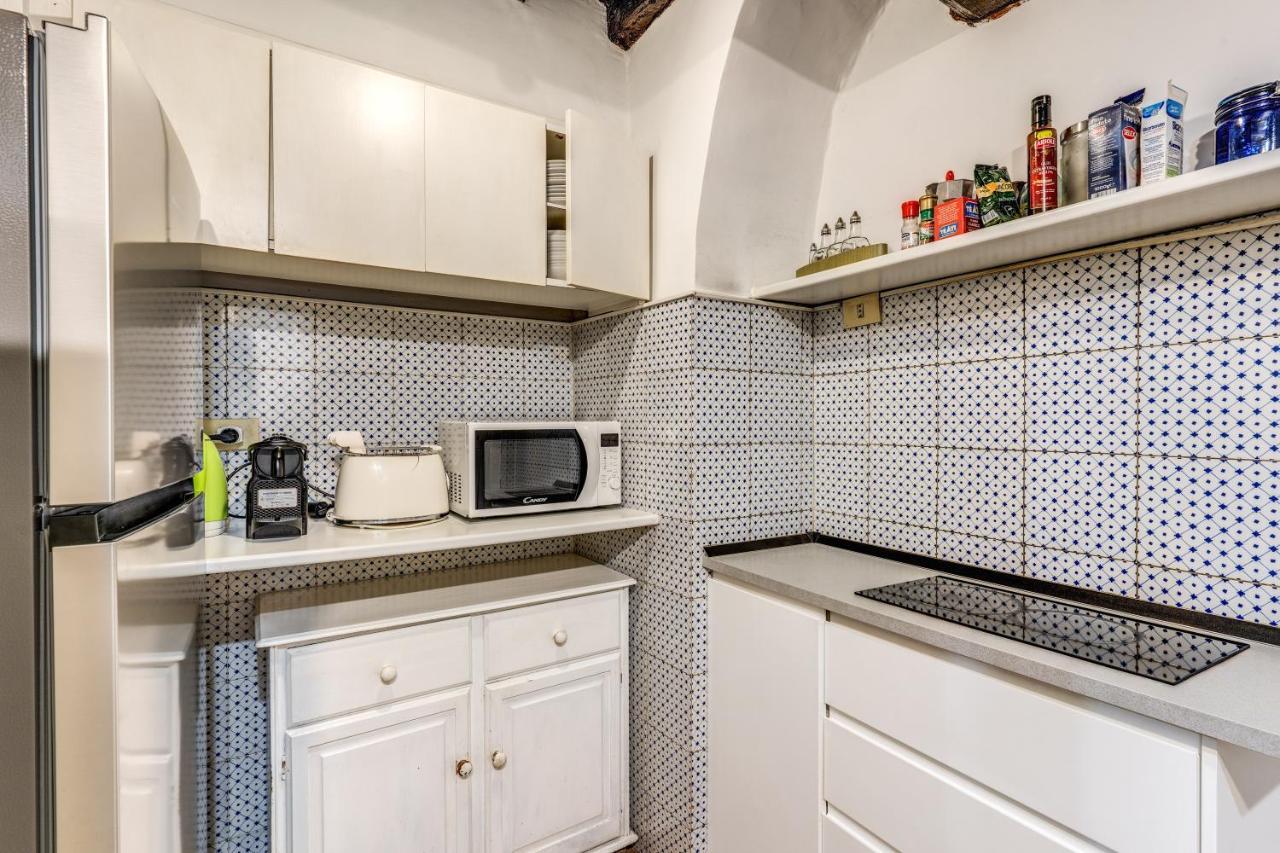 Lovely Spacious Apartment Near The Colosseum ローマ エクステリア 写真