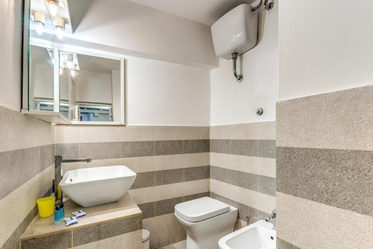 Lovely Spacious Apartment Near The Colosseum ローマ エクステリア 写真