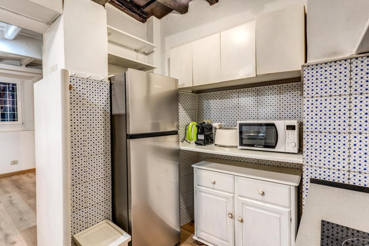 Lovely Spacious Apartment Near The Colosseum ローマ エクステリア 写真